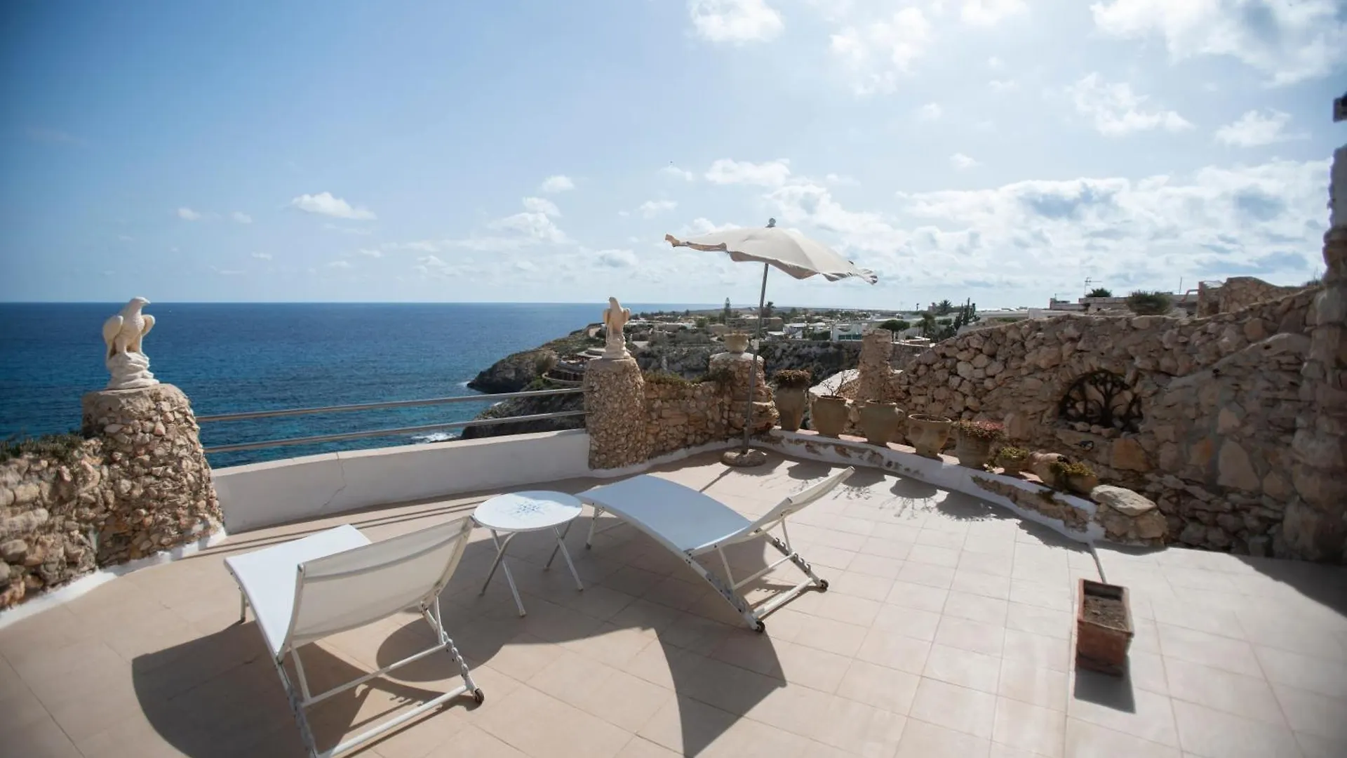 Villa A Picco Sul Mare - Cala Creta Lampedusa Apartment