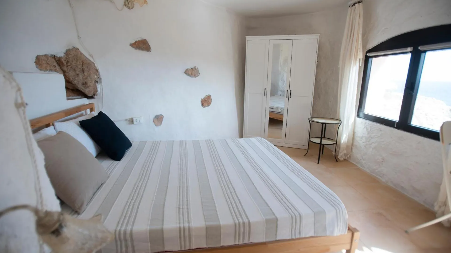 Villa A Picco Sul Mare - Cala Creta Lampedusa Apartment